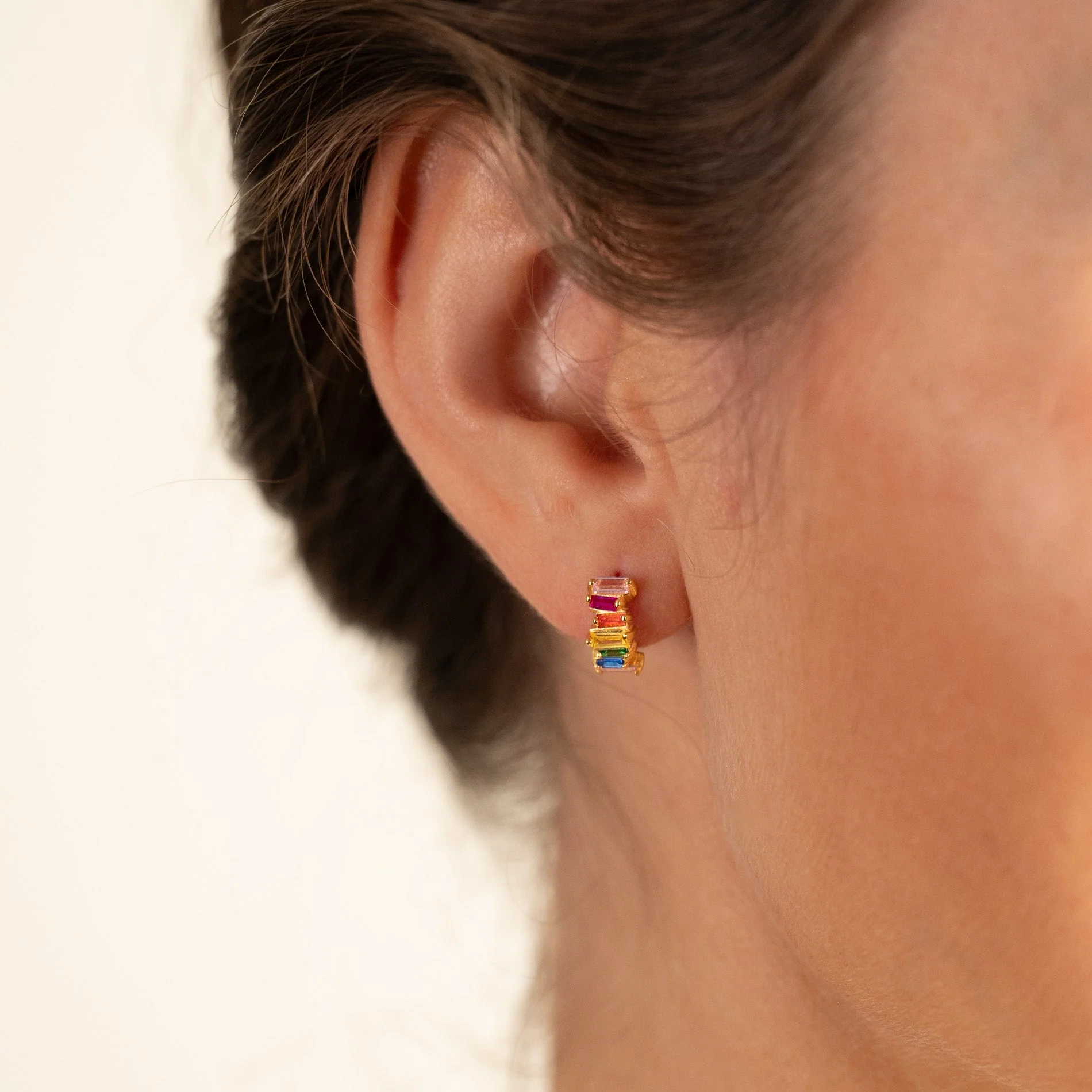 VANESSA RAINBOW GOLDEN CREOL EARRING - Image 4