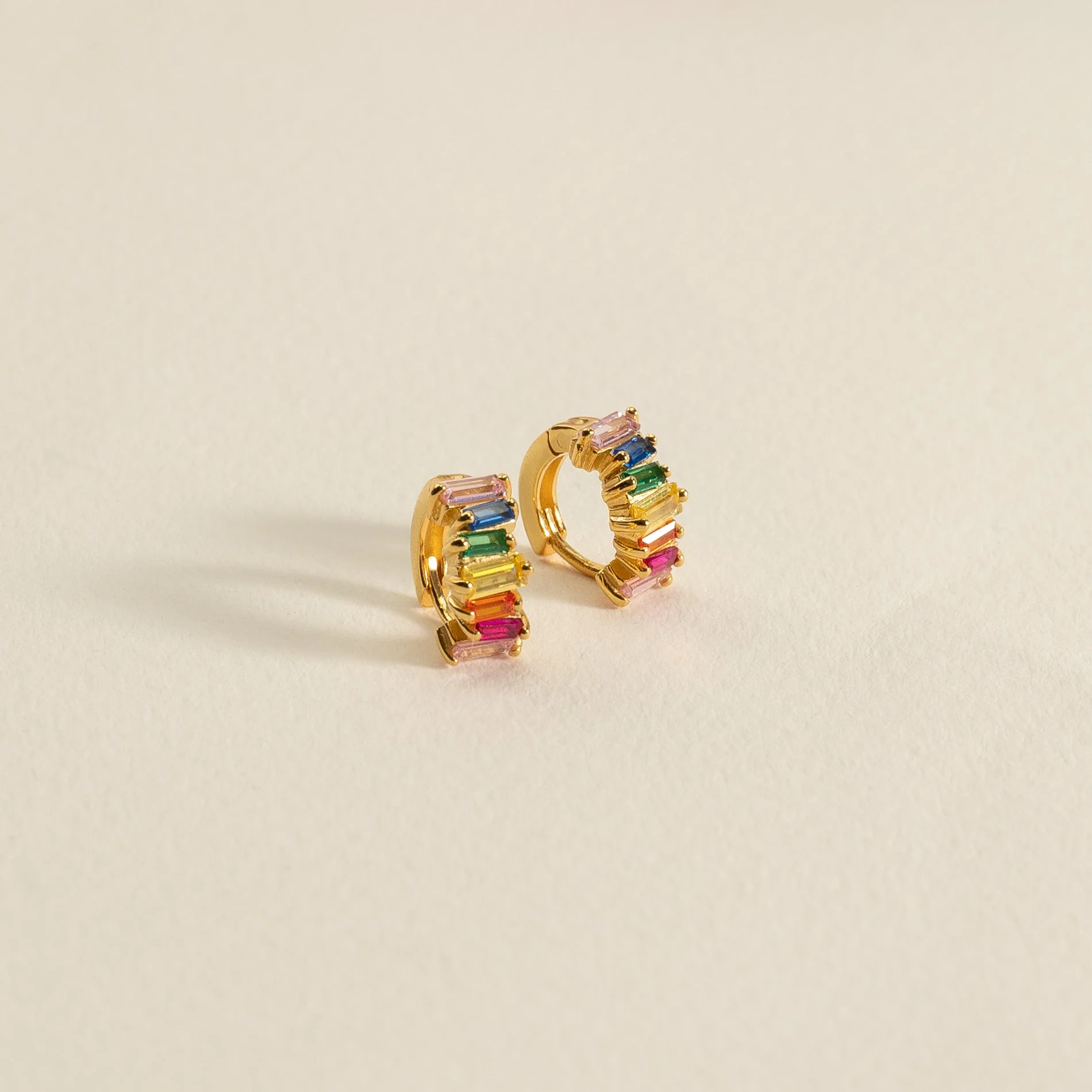 VANESSA RAINBOW GOLDEN CREOL EARRING - Image 5