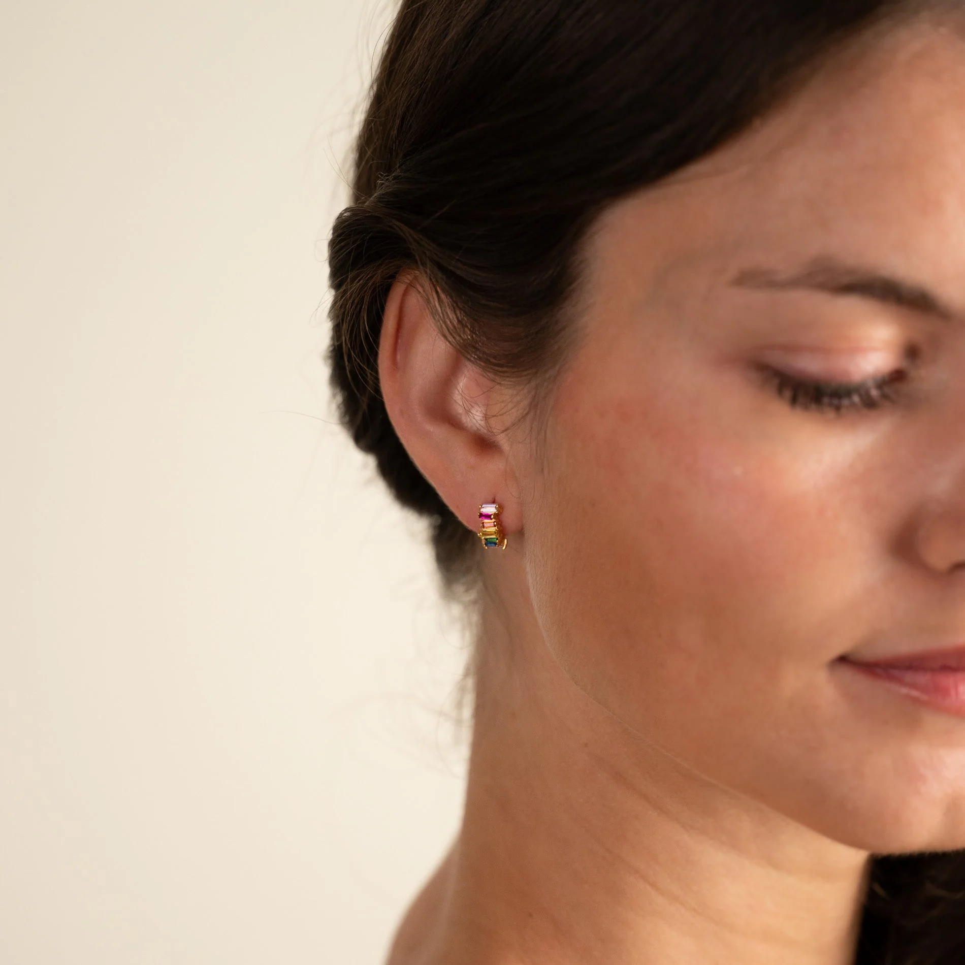 VANESSA RAINBOW GOLDEN CREOL EARRING - Image 6