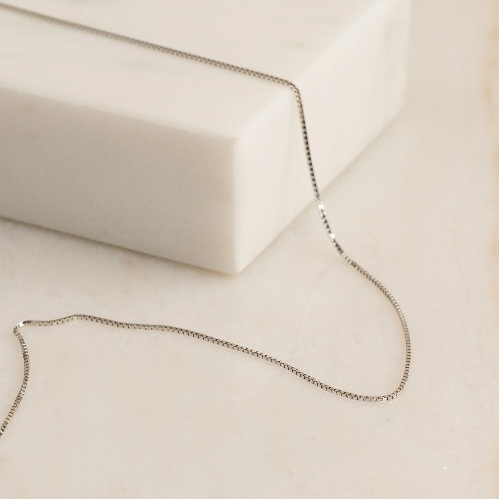 VENEZIA SOLID GOLD CHAIN - 14KT/WG - 1.0mm - Image 3