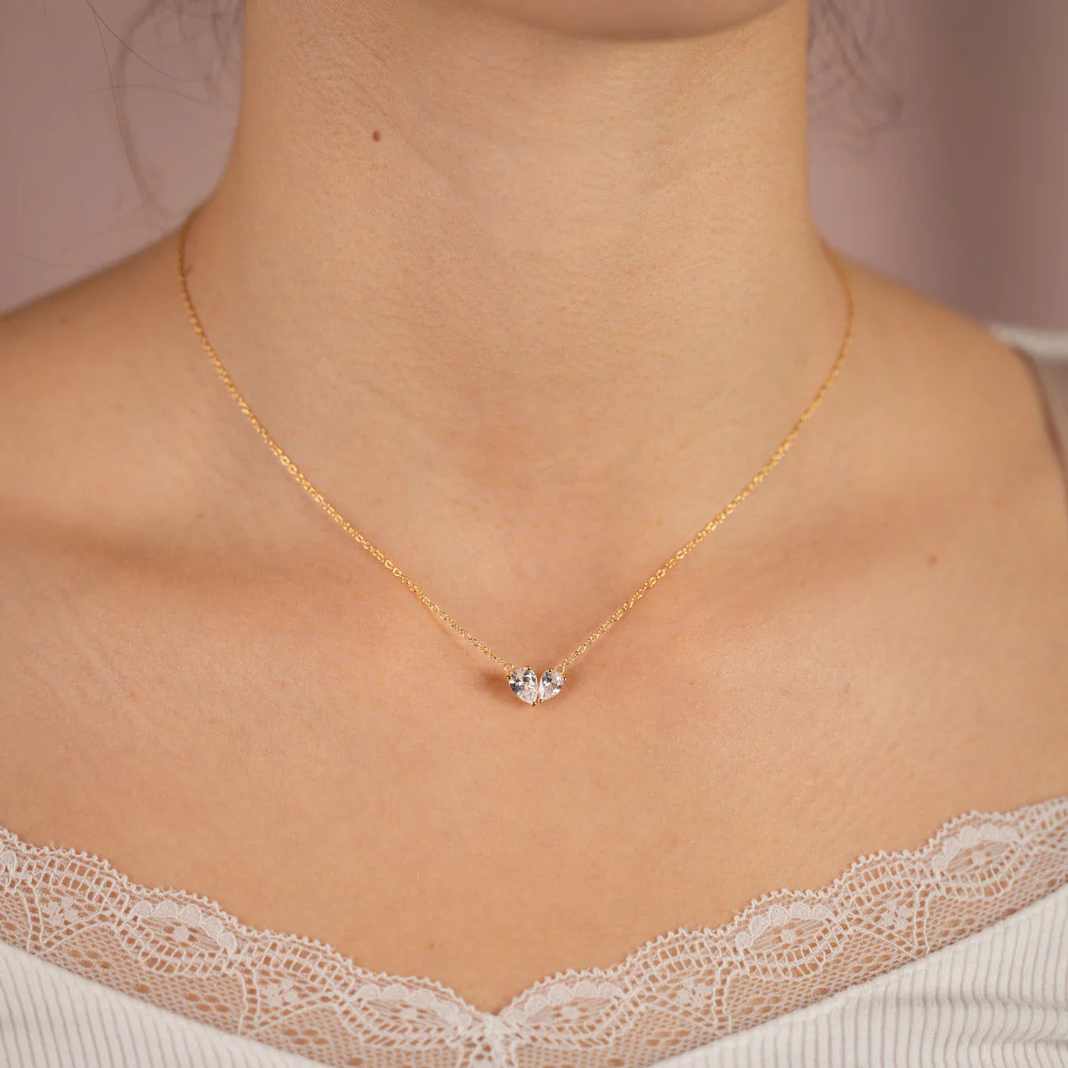 VERA CRYSTAL GOLDEN NECKLACE - Image 5