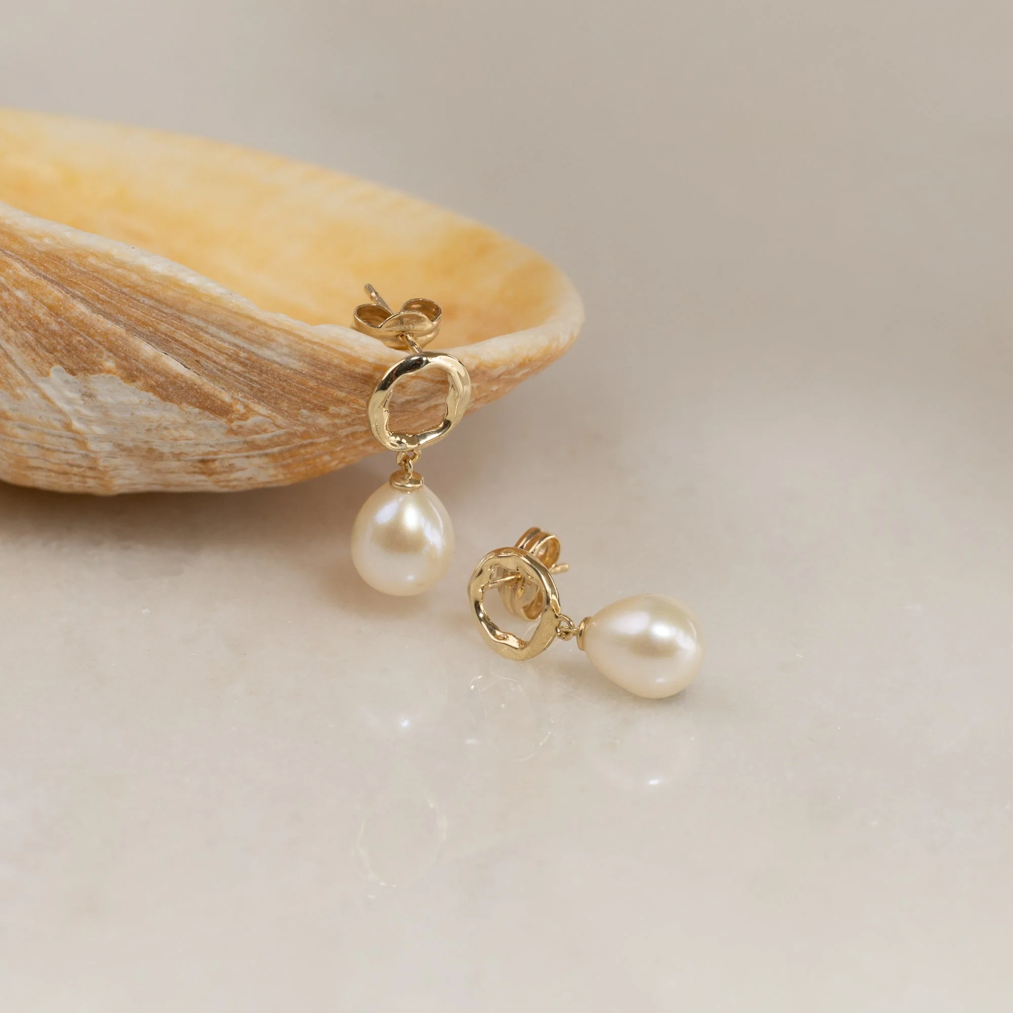 VILMA PEARL SOLID GOLD STUD EARRING