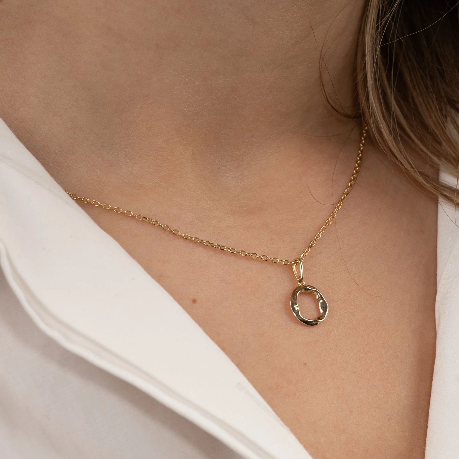 VILMA SOLID GOLD PENDANT - 10mm - Image 2