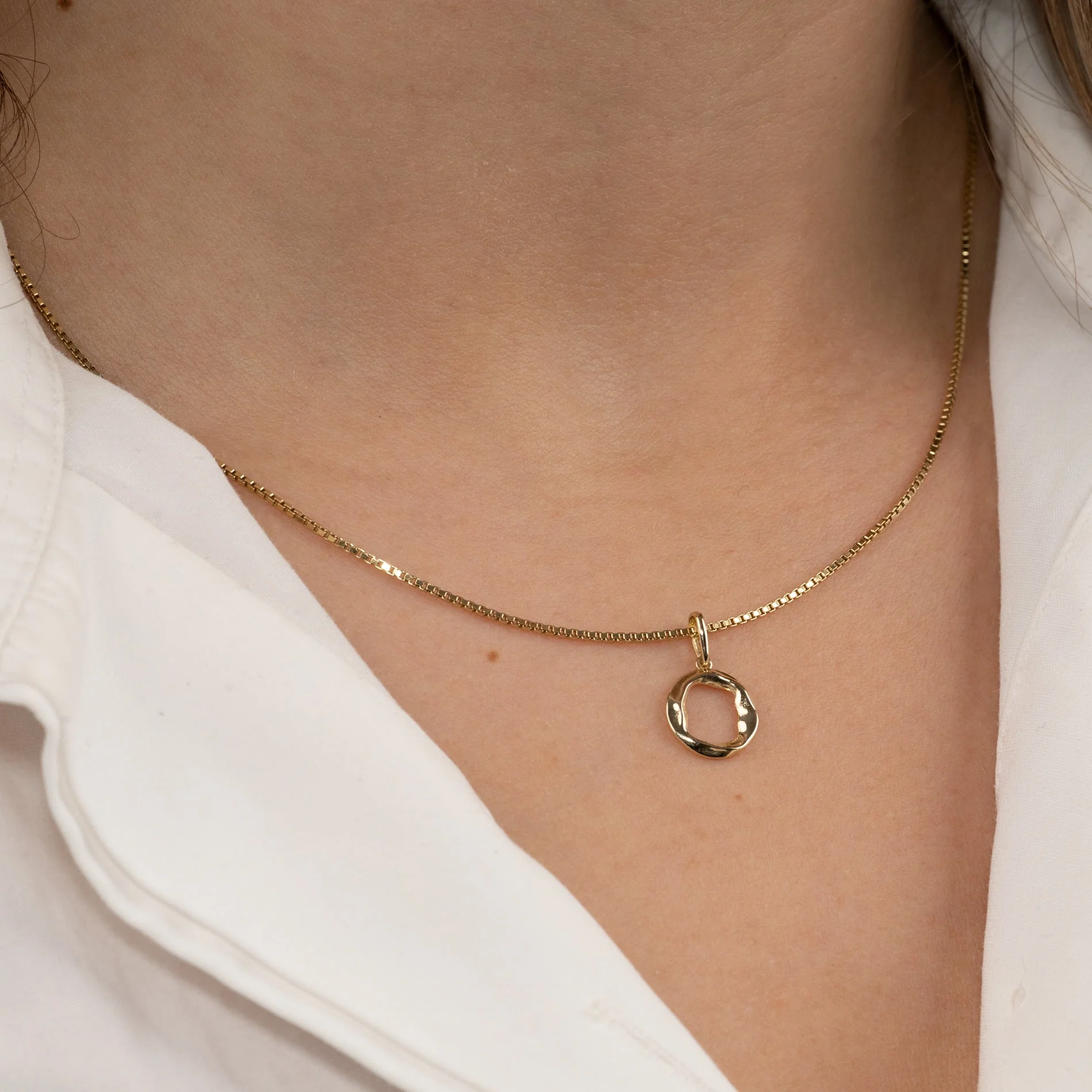 VILMA SOLID GOLD PENDANT - 10mm - Image 5