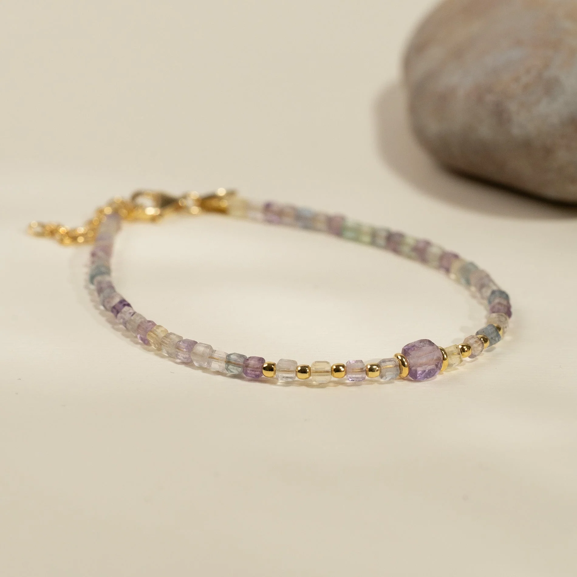 VIOLETTA FLOURITE GOLDEN BRACELET - Image 3