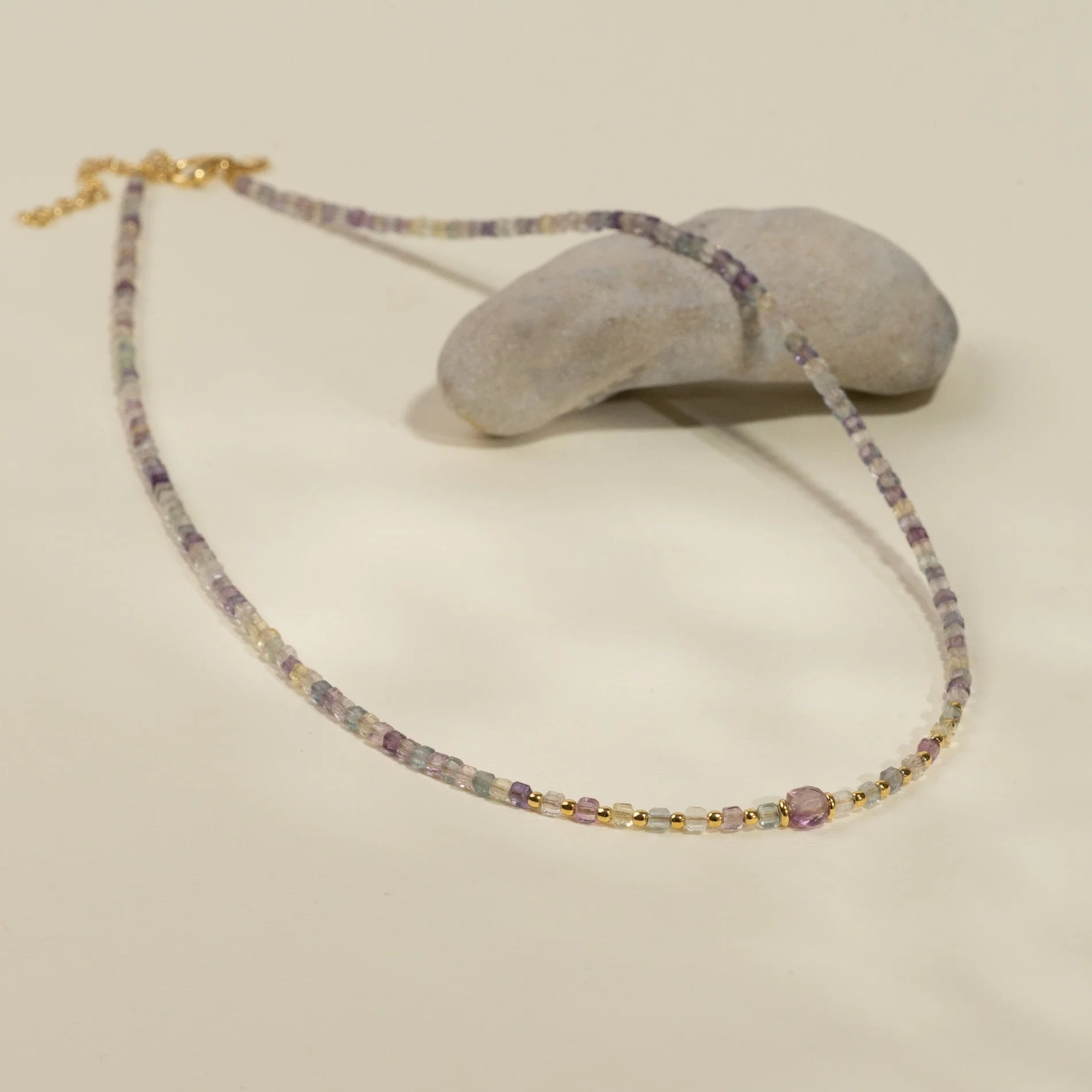 VIOLETTA FLOURITE GOLDEN NECKLACE - Image 4