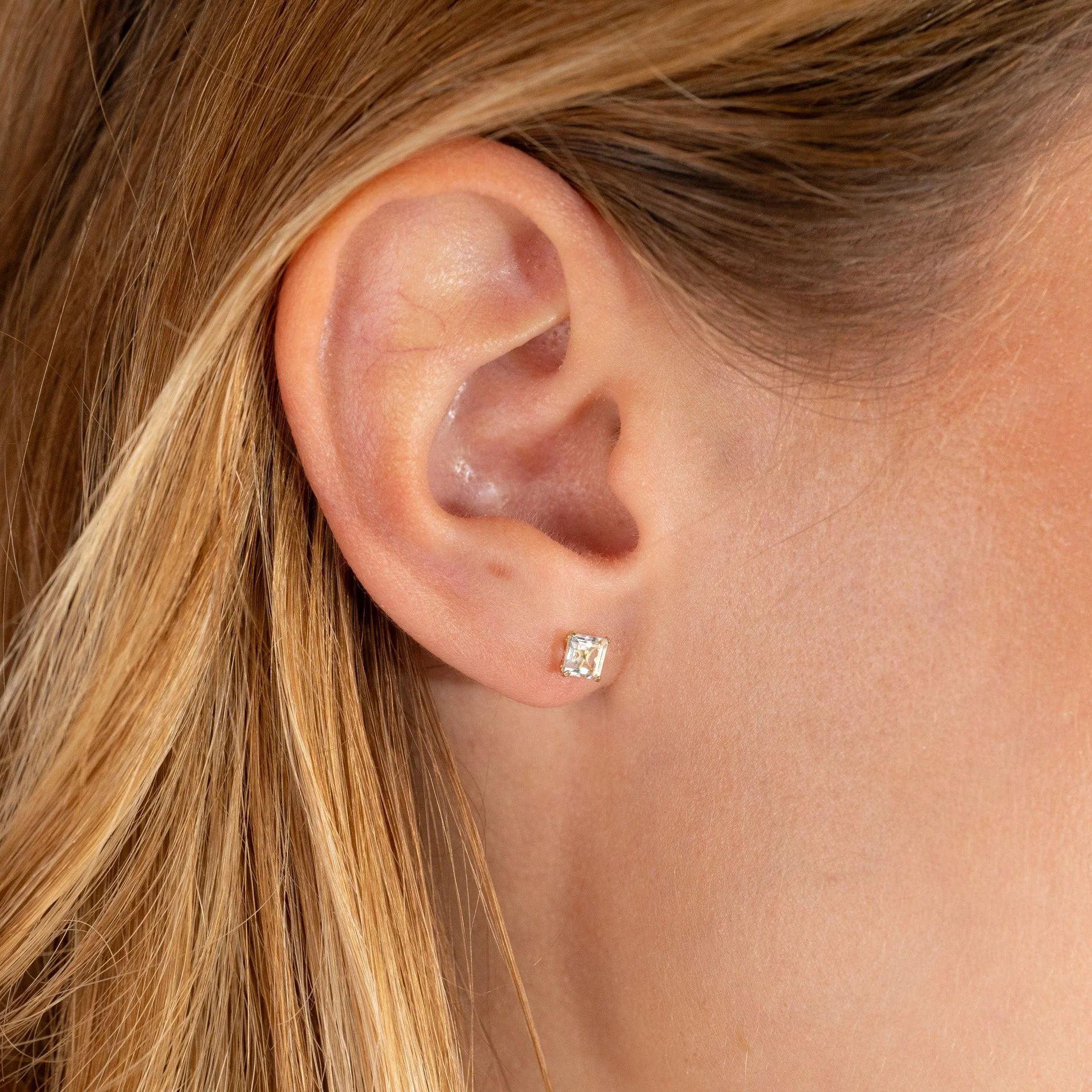 TETRA WHITE TOPAZ SOLID GOLD STUD EARRING - Image 2