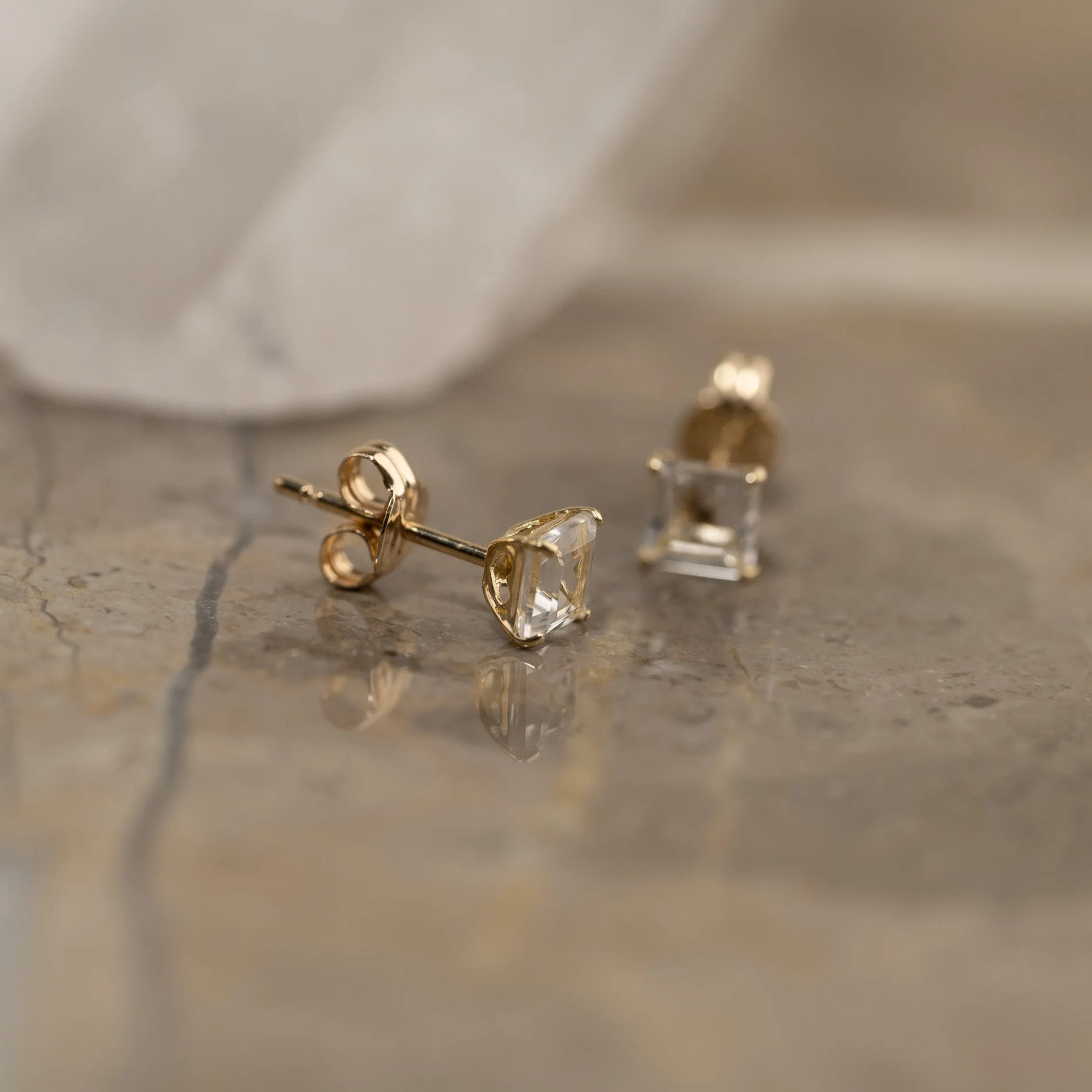 TETRA WHITE TOPAZ SOLID GOLD STUD EARRING - Image 7